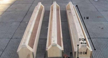 Návod, jak si krok za krokem vyrobit krmítko pro kuřata svépomocí
